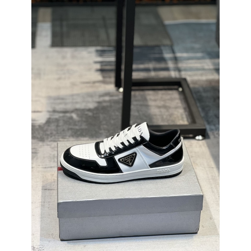Pra*a casual shoes